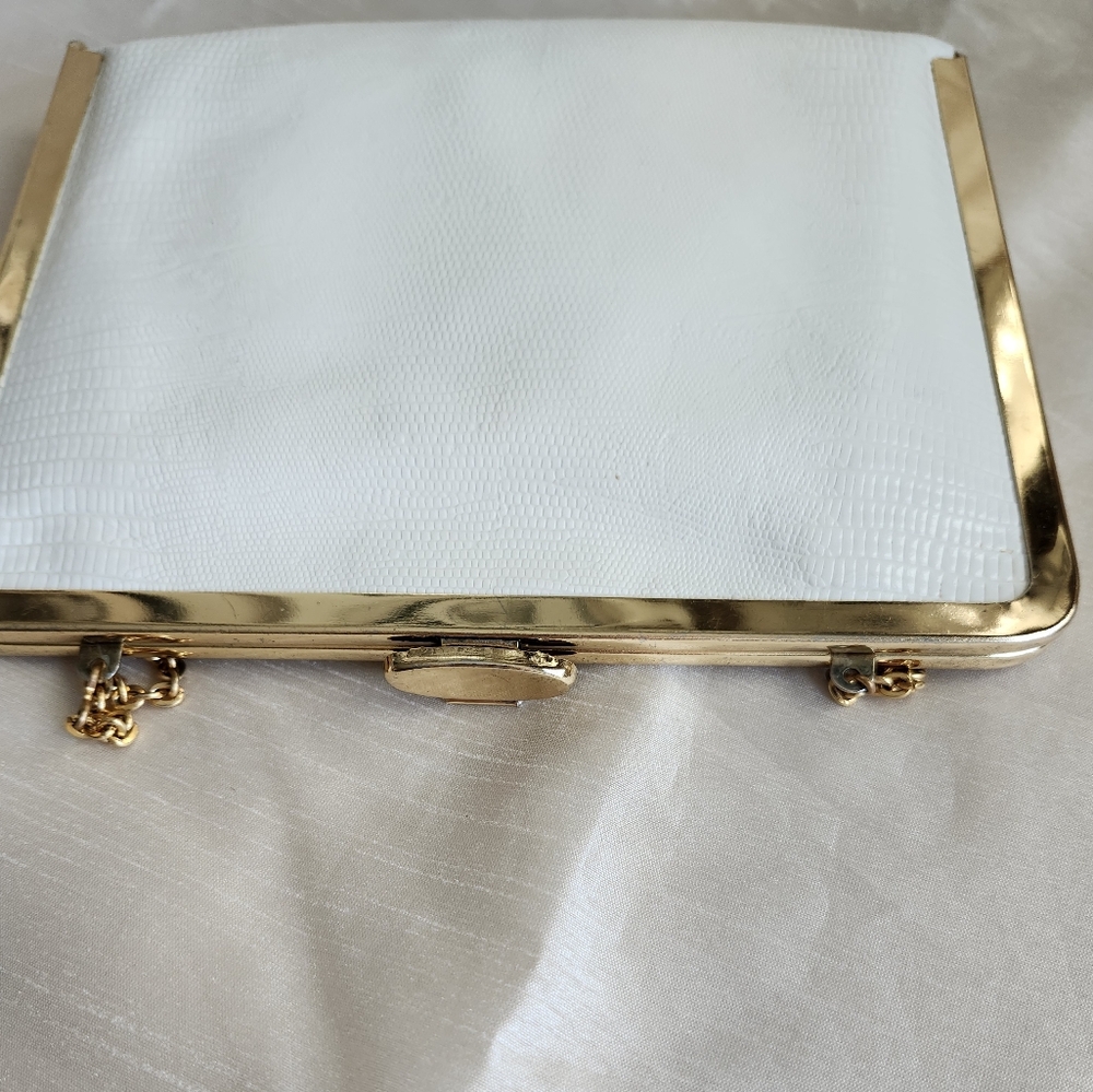 Vintage 60's Etra Leather Faux Reptile Beautiful Condition White Clutch, $45 - Picture 3 of 5
